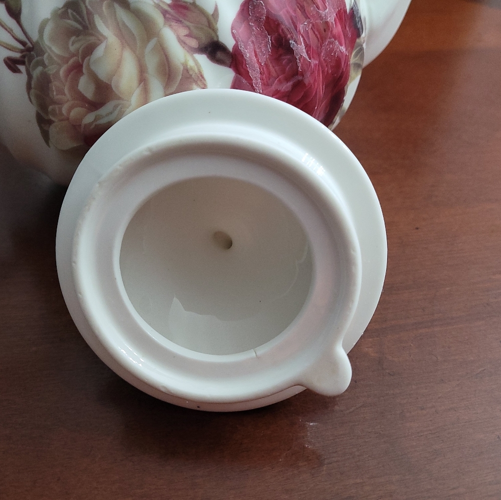 Teapot - Picture 8 of 11